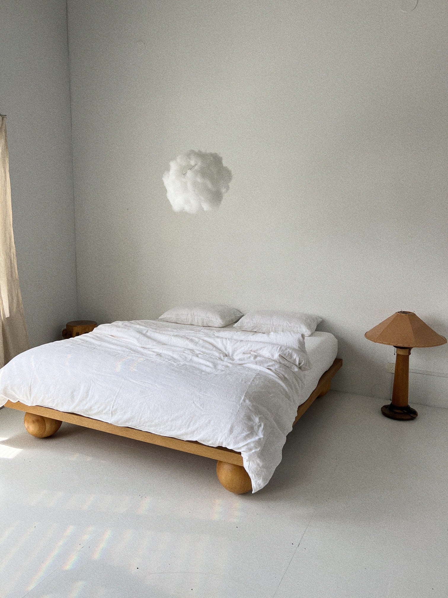 complete bed set . white linen