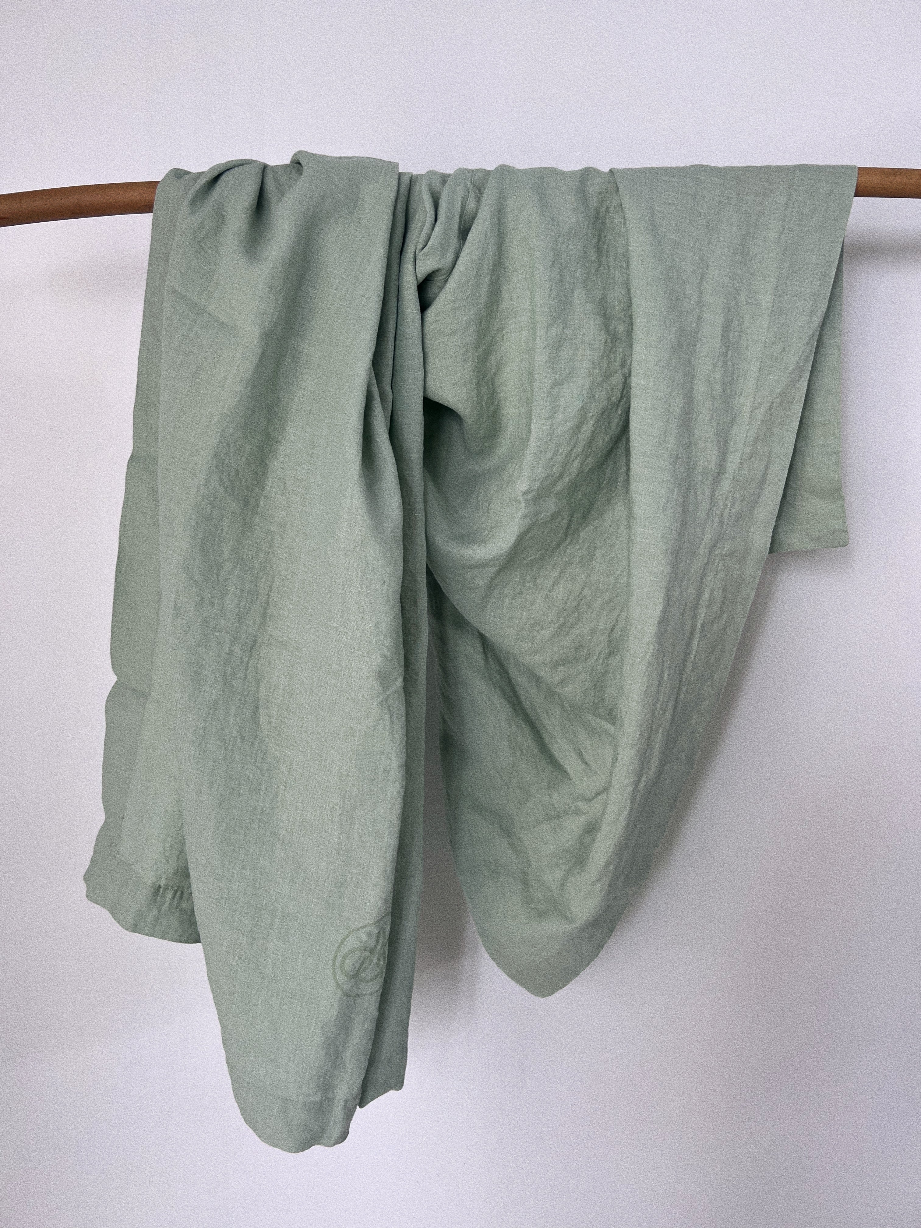 throw .lagoon linen