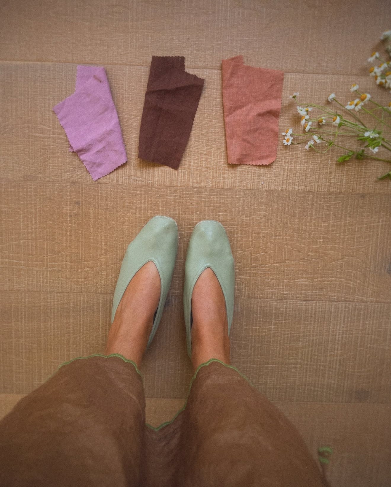 bed cover/ flat sheet . tobacco