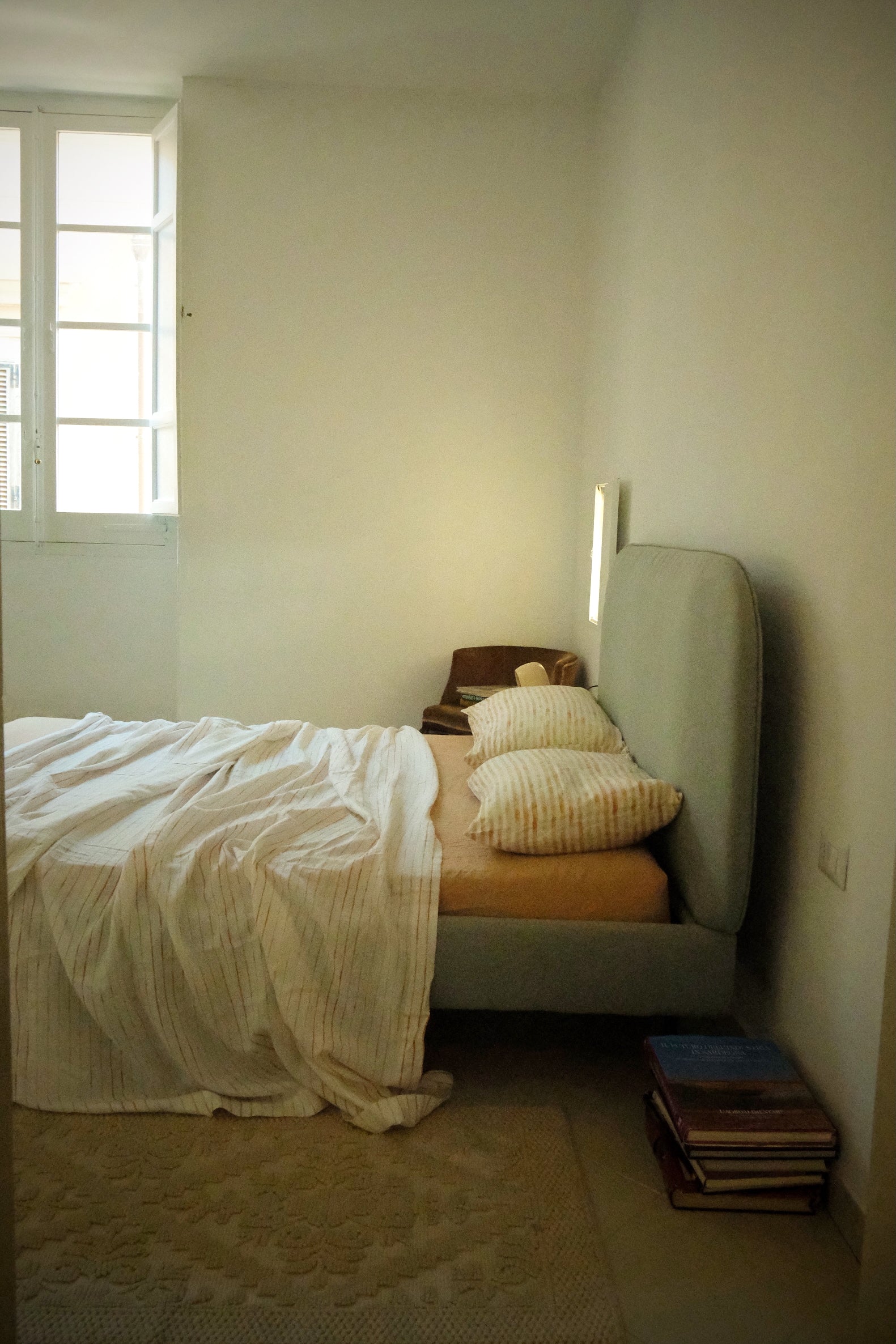 bed cover/ flat sheet . thin stripe.