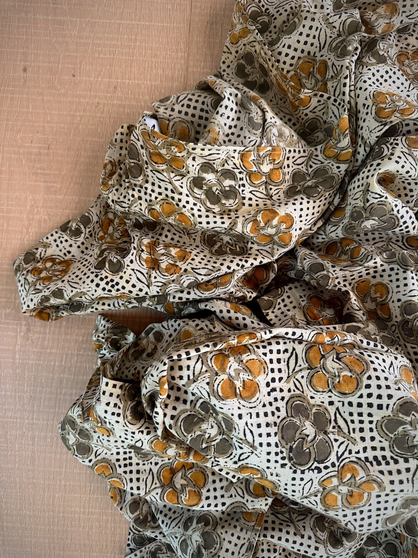 Sarong. Batik Floral Green & Yellow