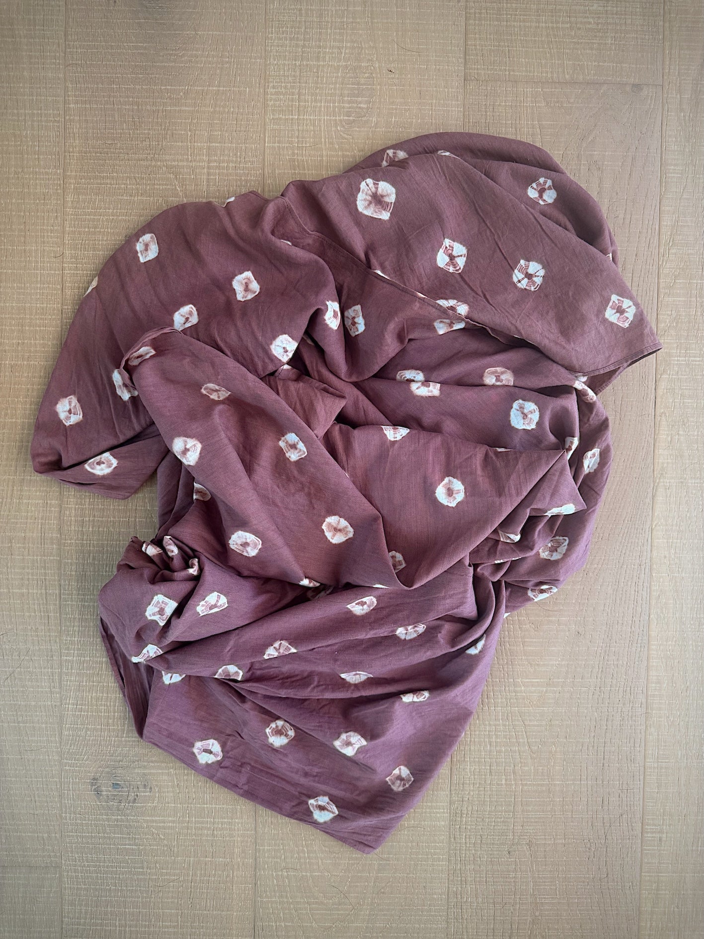 Sarong. Merlot Dot