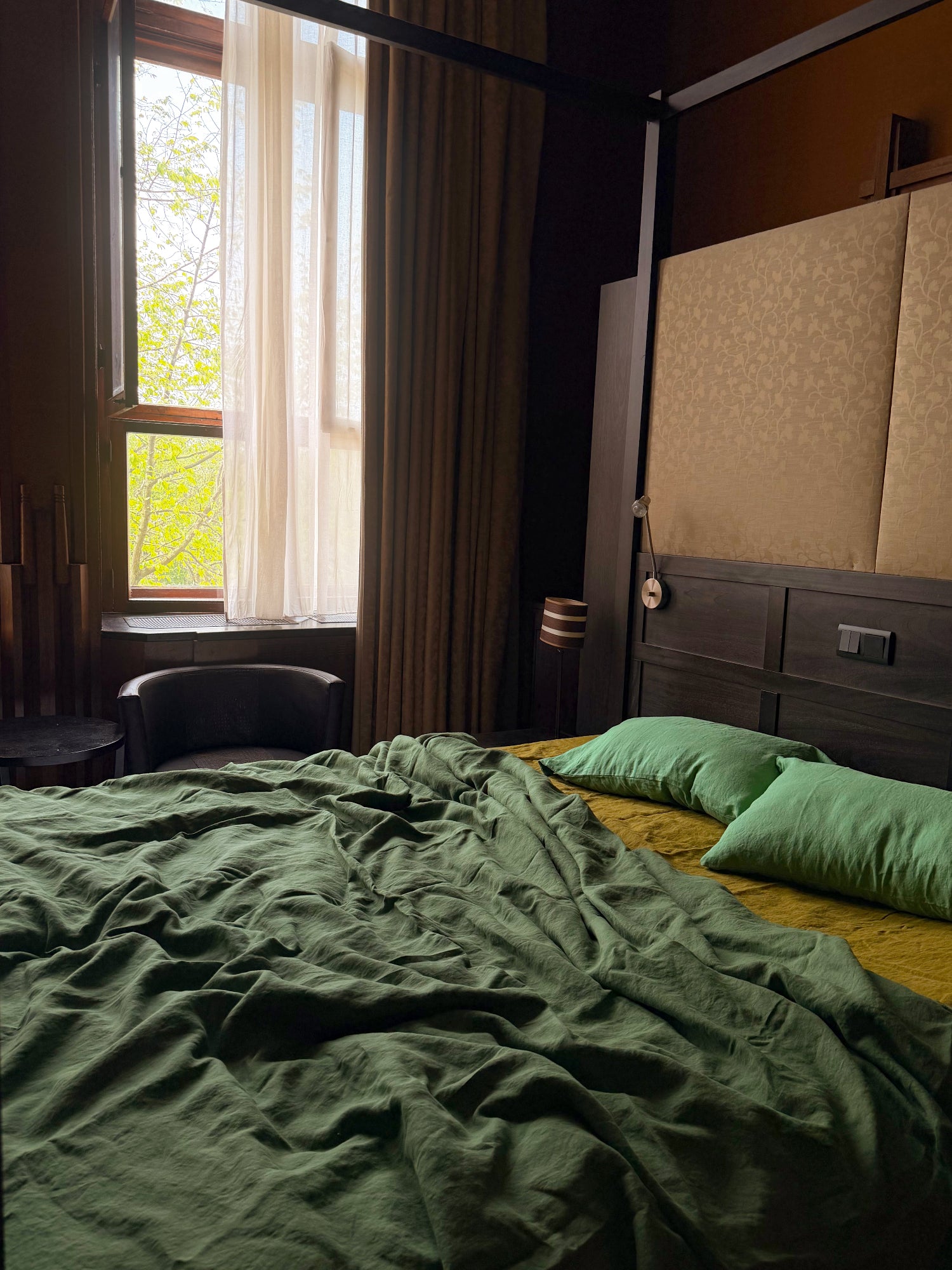 complete bed set. tonal 15 greens