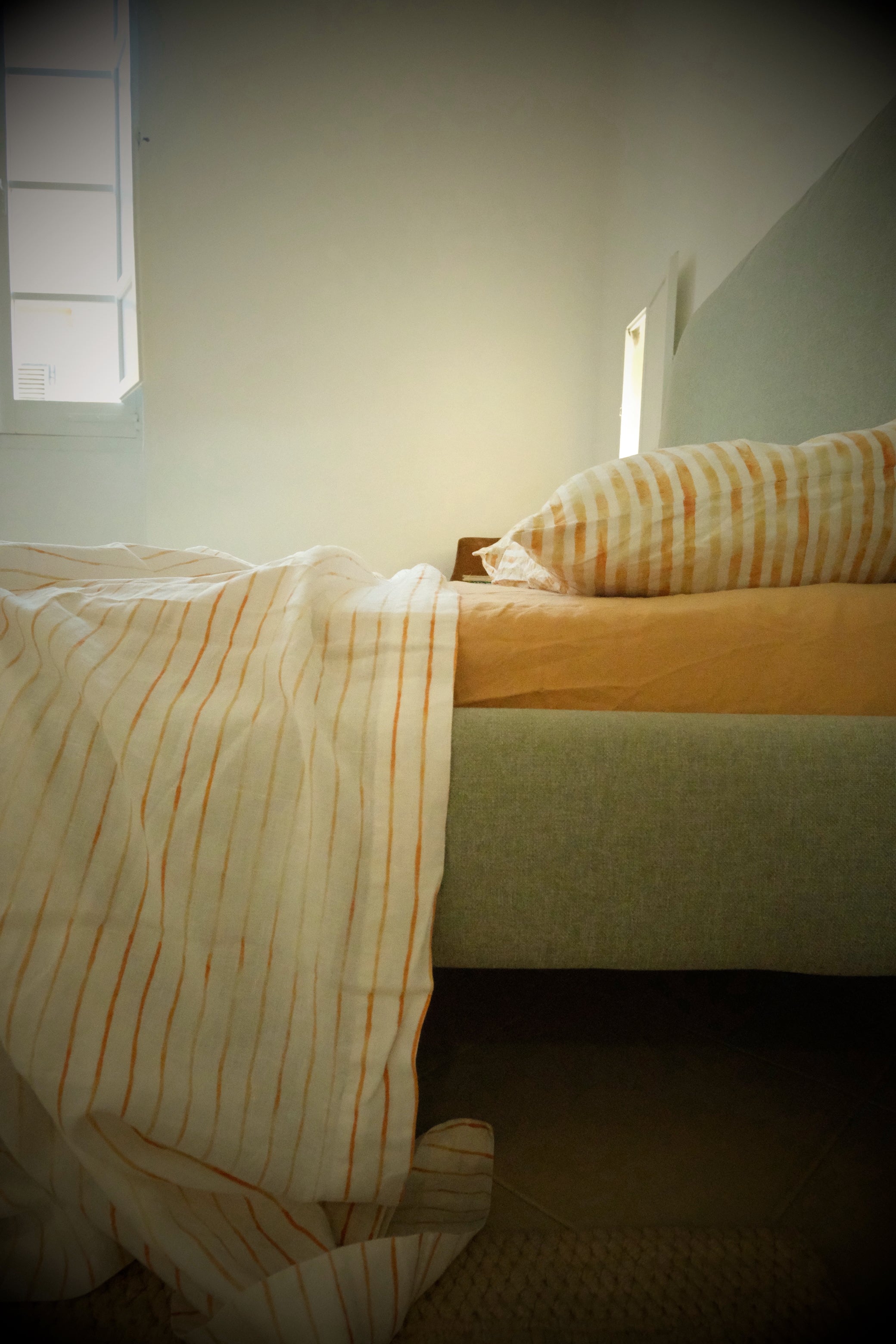 bed cover/ flat sheet . thin stripe.