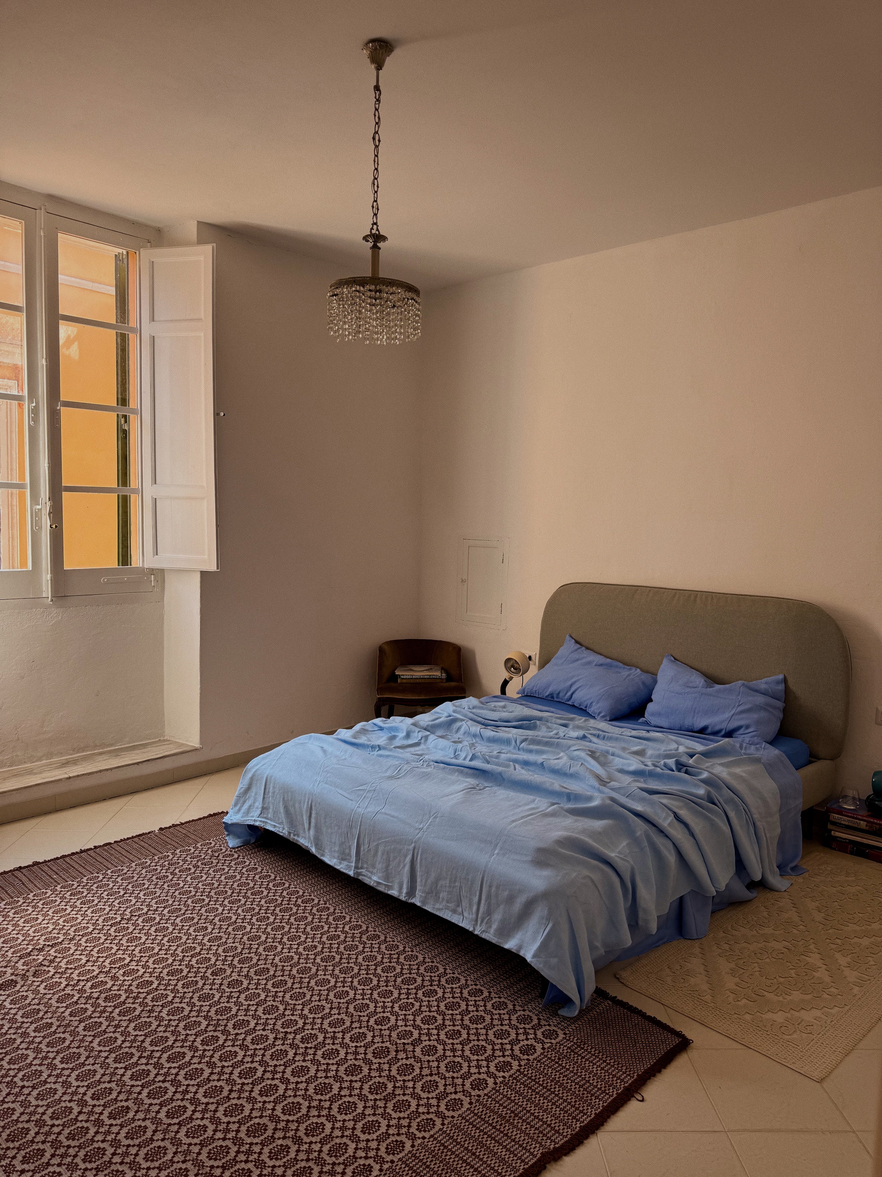 complete bed set. tonal 14 blues