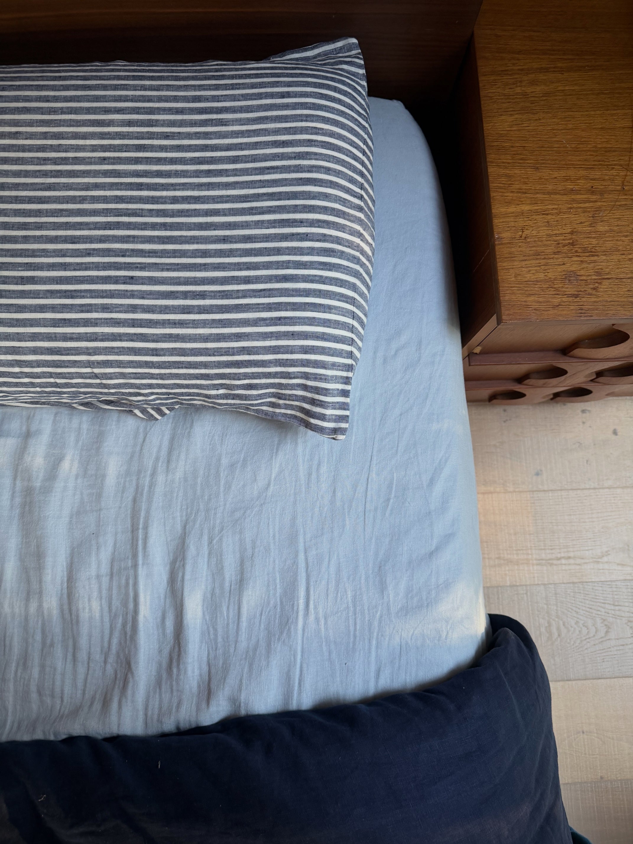 pillowslip set . woven stripe