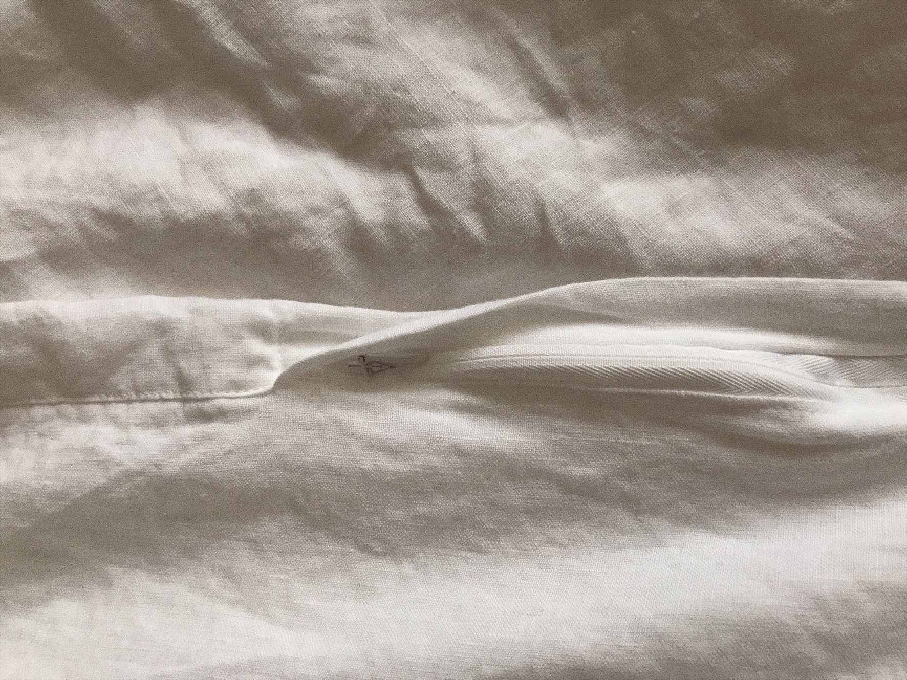 duvet cover . white linen