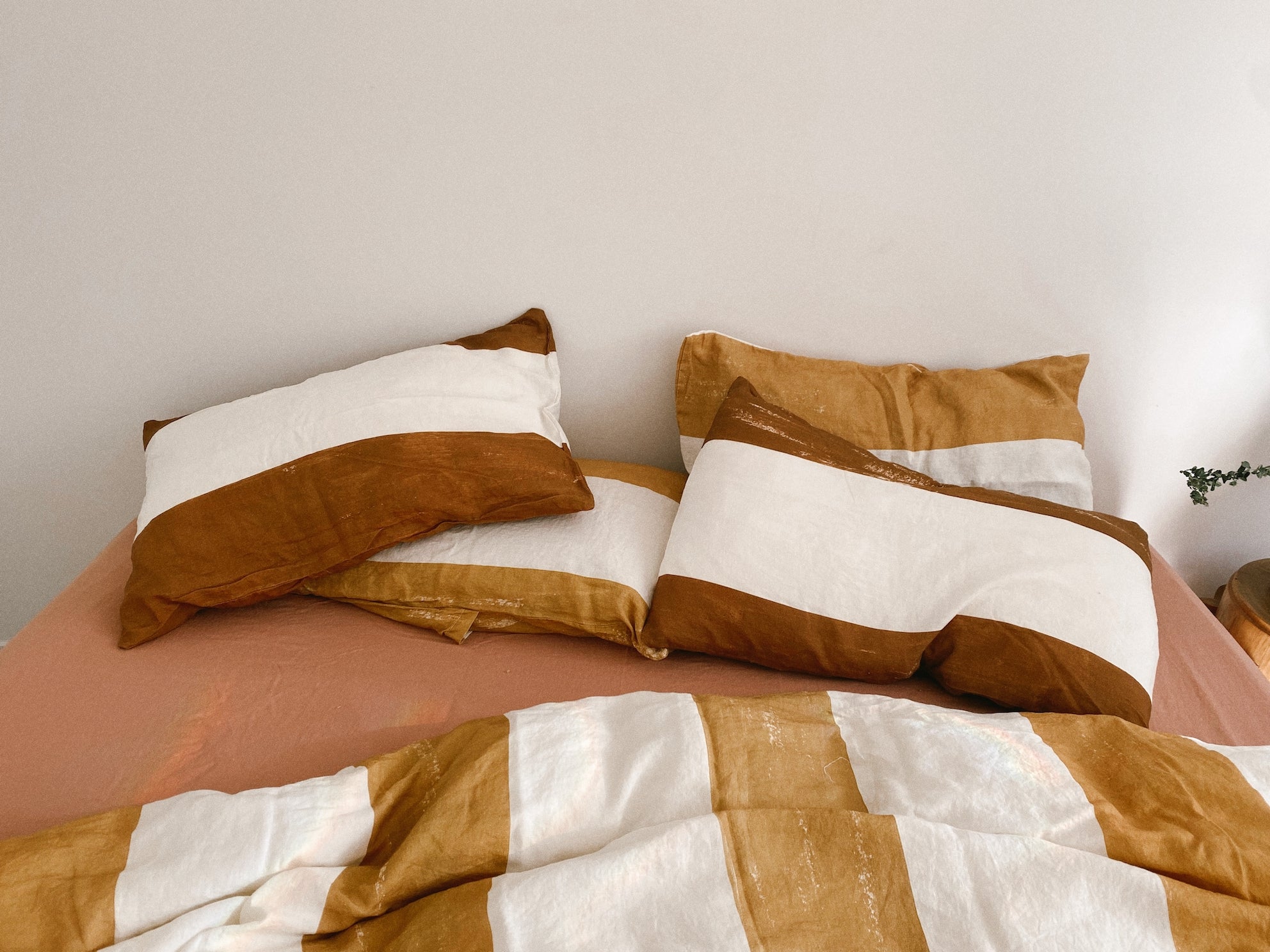 complete bed set . mixed thick painted stripe