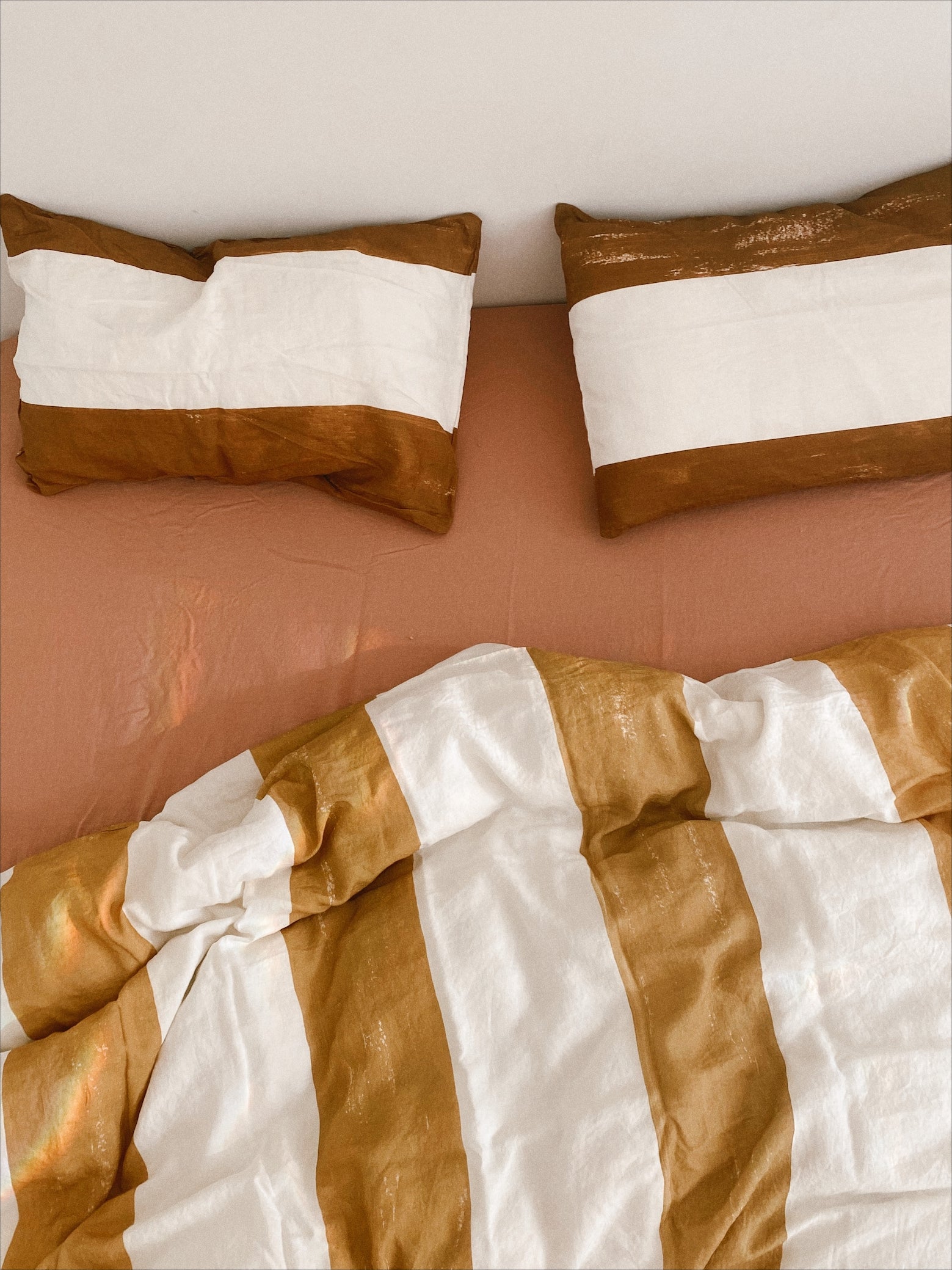 complete bed set . mixed thick painted stripe