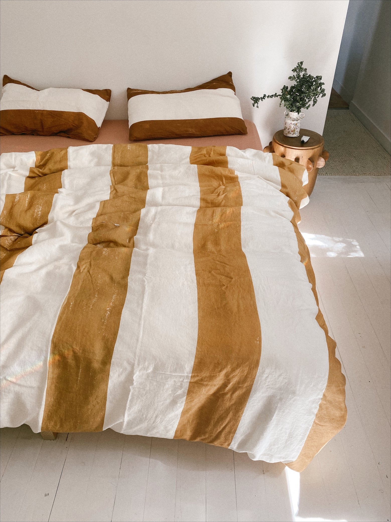 complete bed set . mixed thick painted stripe