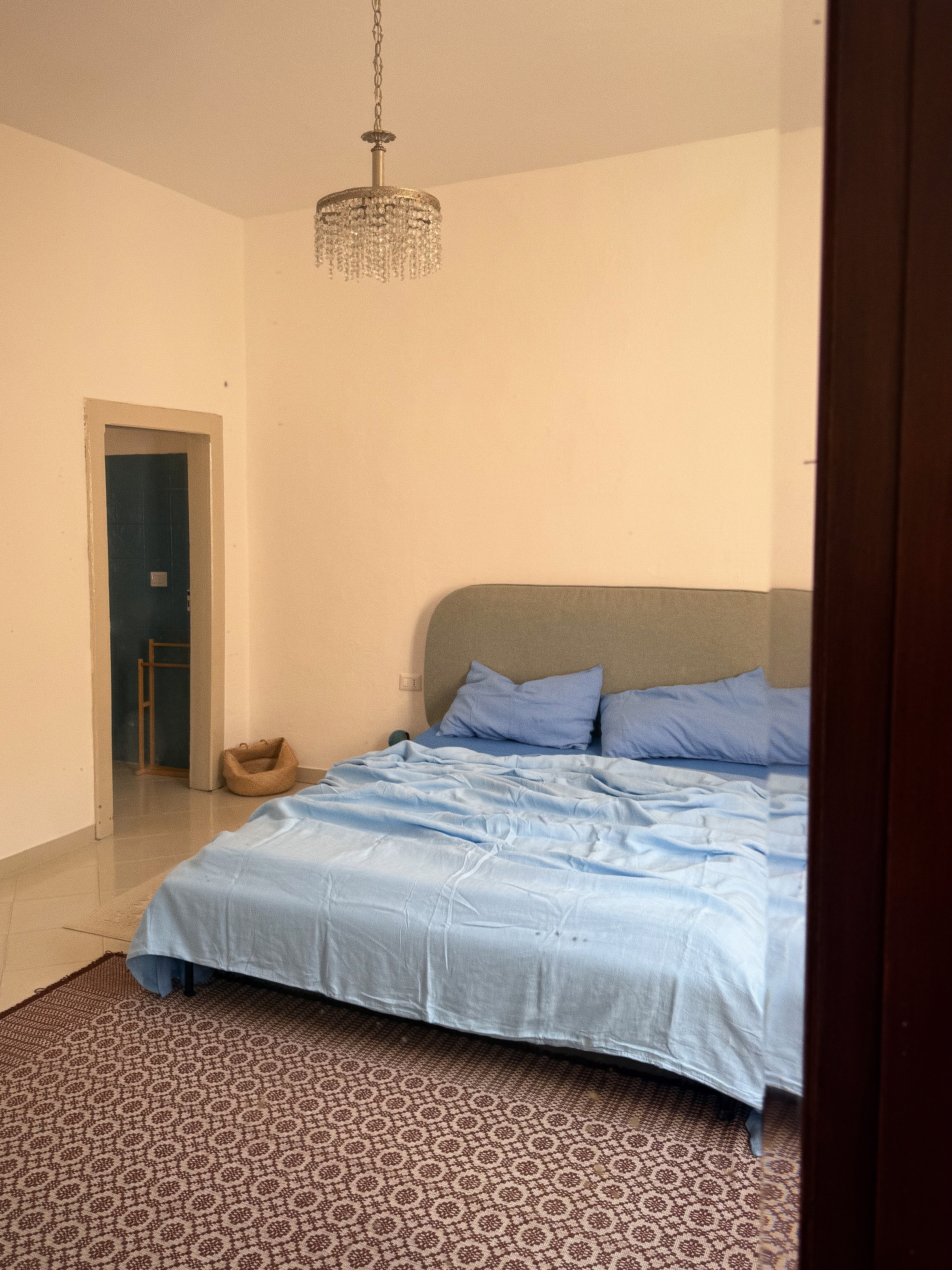 complete bed set. tonal 14 blues